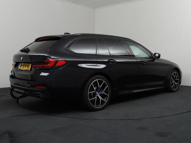 BMW 5-SERIE Touring 530e Business Edition Plus | Laser Koplampen! | Panoramadak | Trekhaak!