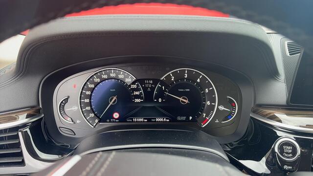 BMW 5-SERIE 520i High Executive ZEER MOOI! / FULL LED / 360GR CAMERA / STOELVERW / CLIMA / PDC / BLUETOOTH / CRUISE / NL-AUTO
