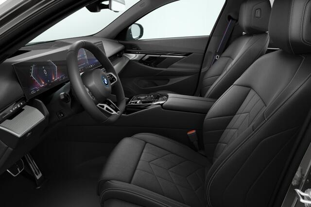 BMW 5-SERIE Sedan 530e M Sport Edition | M Sportpakket Pro | Innovation Pack | Travel Pack | Comfort Pack | Trekhaak