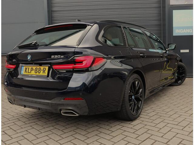 BMW 5-SERIE Touring 530e M Sport | Pano | Leer | Stoelverwarming | 19 Inch