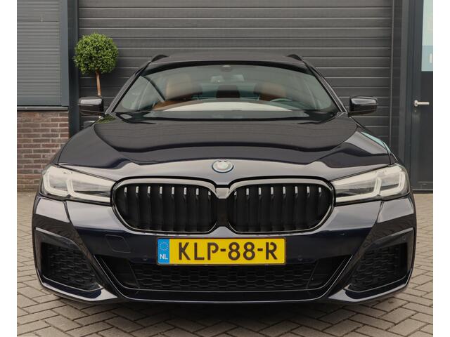 BMW 5-SERIE Touring 530e M Sport | Pano | Leer | Stoelverwarming | 19 Inch