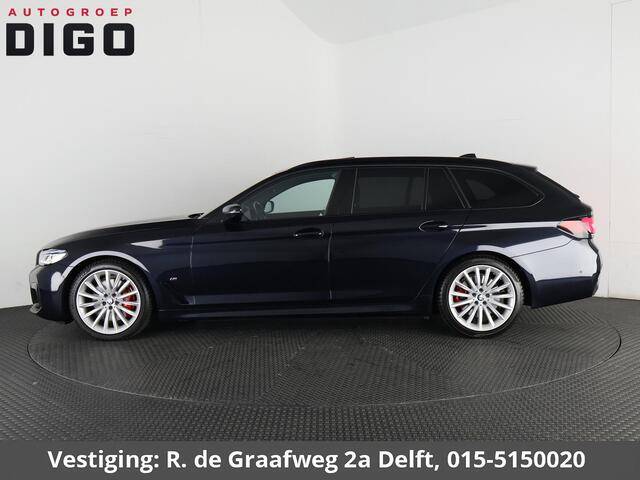 BMW 5-SERIE Touring 530i Business Edition Plus | Schuif-/Kanteldak | Navigatie | Camera | Leder |