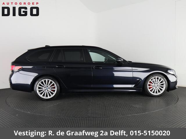 BMW 5-SERIE Touring 530i Business Edition Plus | Schuif-/Kanteldak | Navigatie | Camera | Leder |