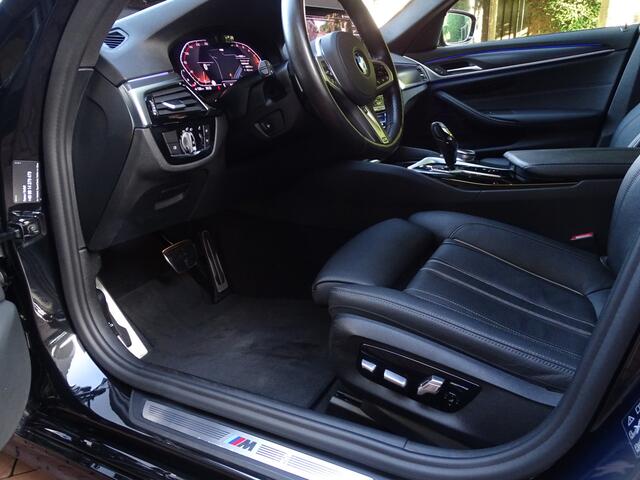 BMW 5-SERIE Touring 530i xDrive M-sport High EXE FULL OPTIONS