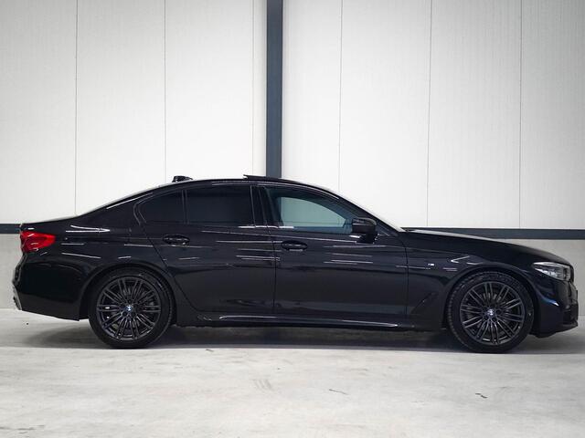BMW 5-SERIE 520i M Sport | Schuifdak | Comfort | HIFI | All Black | Memory |