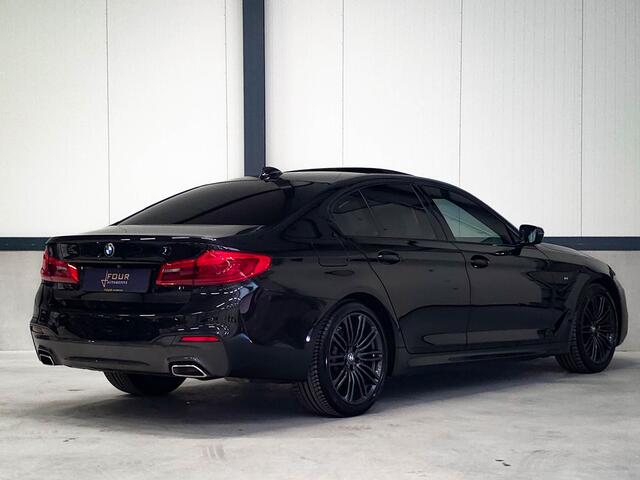 BMW 5-SERIE 520i M Sport | Schuifdak | Comfort | HIFI | All Black | Memory |