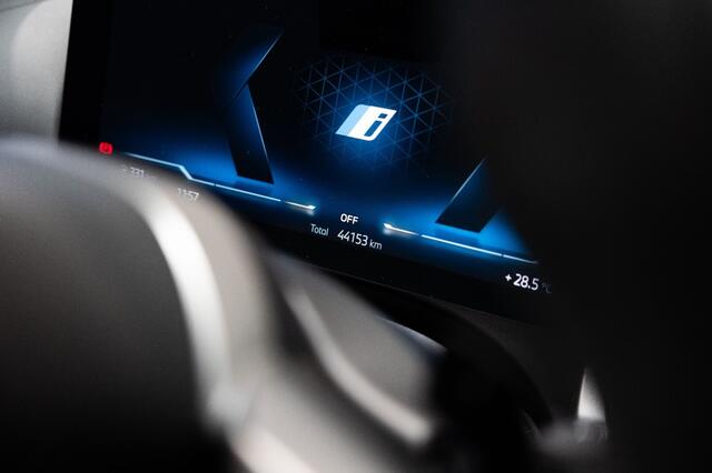 BMW 5-SERIE 530E M-SPORT , Panodak, Harman en Kardon, Leder, 21 Inch, 360 camera Trekh, BTW