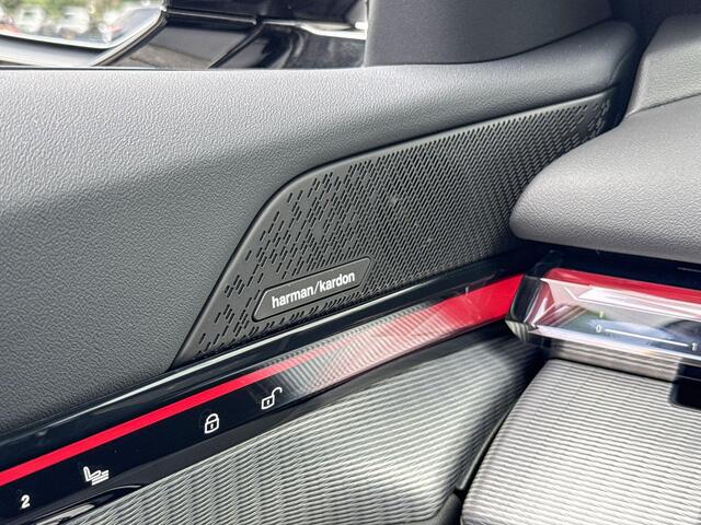 BMW 5-SERIE Sedan 520i | Stoelventilatie | Trekhaak | Panoramadak | Comfort Pack |