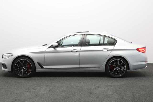 BMW 5-SERIE 540i 340 PK xDrive High Executive, Trekhaak, Schuif-Kanteldak, Adap. Cruise Control, Memory