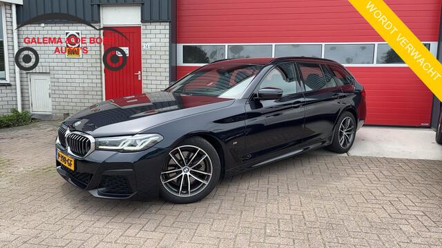 BMW 5-SERIE Touring 520i Business Edition Plus LCI / M-SPORT / LASER / CARPLAY / SHADOW / STOELVERW / CAMERA / NAVI / CLIMA / PDC / NL-AUTO