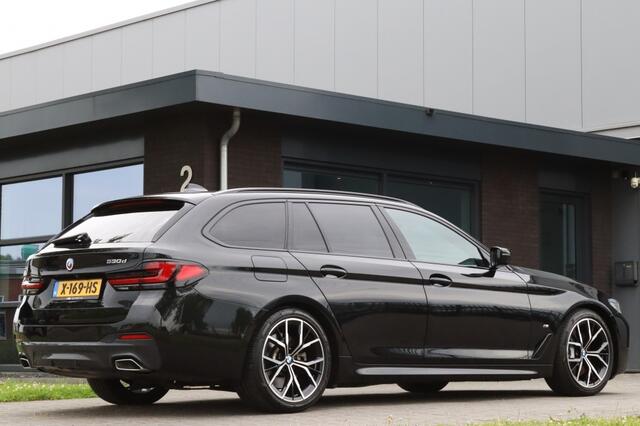 BMW 5-SERIE Touring 530d M Sport Laser Pano 360° 19 inch Comfort Stoelen