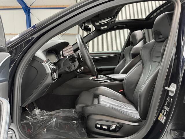 BMW 5-SERIE 545e xDrive High Executive G30 LCi M Sport 394 PK 6 cilinder - SOH 95,7% - M5 STOELEN - PANORAMADAK - LASER LAMPEN - HARMAN KARDON