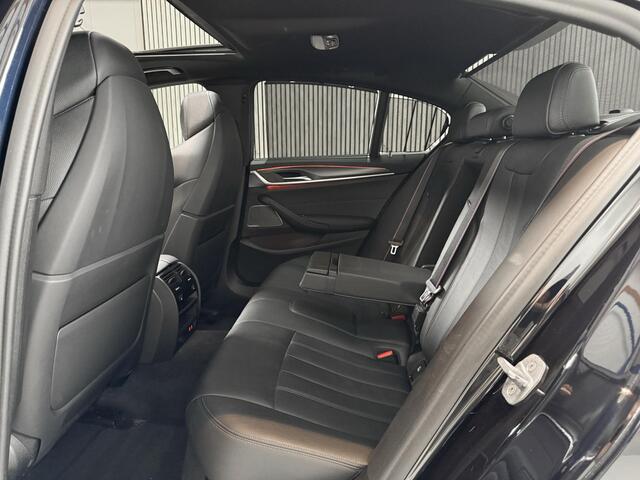 BMW 5-SERIE 545e xDrive High Executive G30 LCi M Sport 394 PK 6 cilinder - SOH 95,7% - M5 STOELEN - PANORAMADAK - LASER LAMPEN - HARMAN KARDON