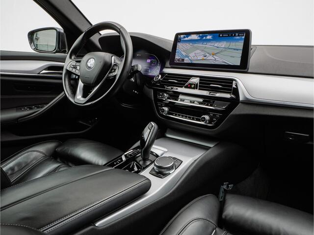 BMW 5-SERIE Touring 530e Business Edition Plus Trekhaak/ Nappa Lederen int./ Stoelverwarming/ Camera/ Laser LED