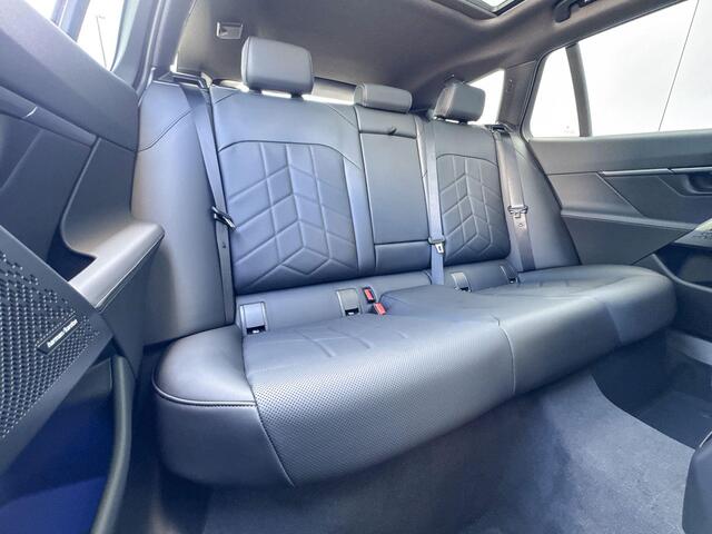 BMW 5-SERIE Touring 520i M-Sport / Comfort Stoelen / Glazen dak / Comfort Acces / Getinte Ramen / Trekhaak