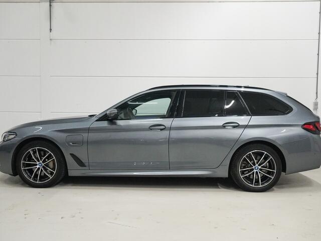 BMW 5-SERIE 530e Touring M-Sport | Panoramadak | CoPilot | Laser | Harman Kardon