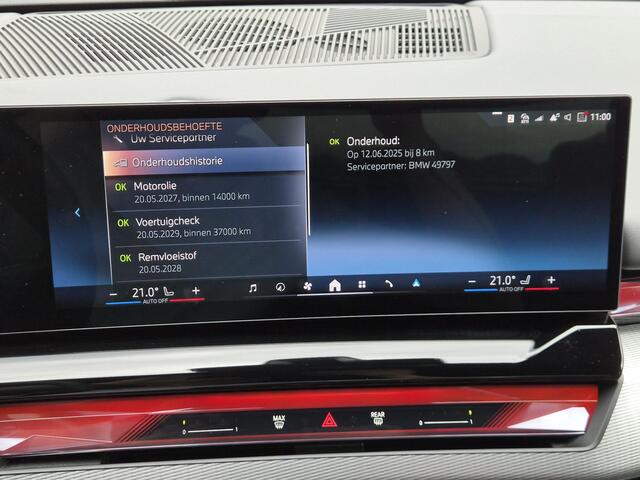BMW 5-SERIE 530e M Sport Edition / Fabrieksgarantie tot 06-2028 / NL'se auto / Trekhaak / 1800kg Trekgewicht / Harman/Kardon audio systeem / Comfort Pack & Travel Pack / Elektrische achterklep / Adaptief cruise control / Voorstoelen verwarmd & geventileerd / Achterui