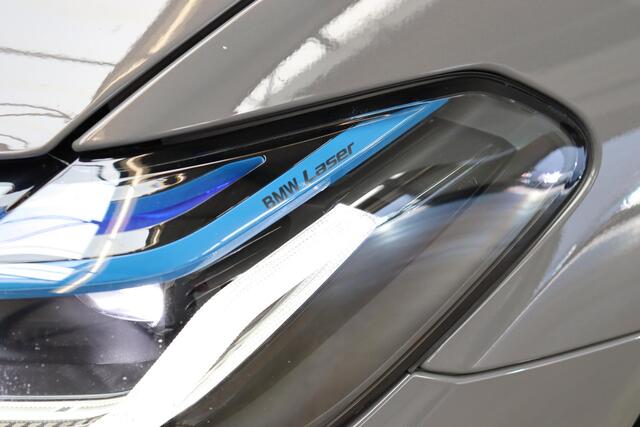 BMW 5-SERIE Sedan 530e High Executive M Sport Pakket Automaat / Live Cockpit Professional / Trekhaak / Laserlight / Comfortstoelen / Driving Assistant Professional / 19 Inch / Harman Kardon / Stoelverwarming / DAB / Parkeerhulp Plus / Stoelverwarming / Extra Getint G