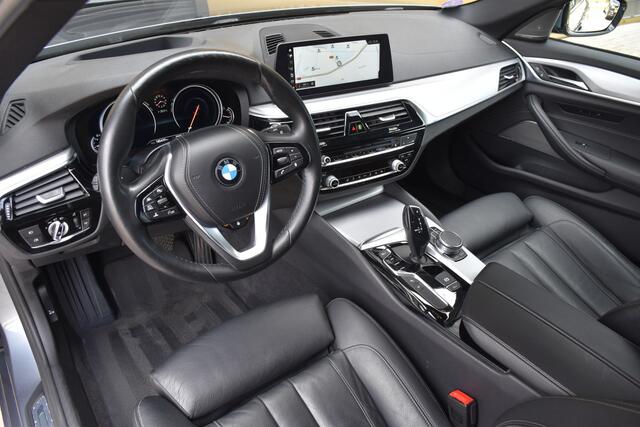 BMW 5-SERIE Touring 530i High Executive * Head-up * Sfeerverlichting * Comfortstoelen * Harman / Kardon * Apple carplay *