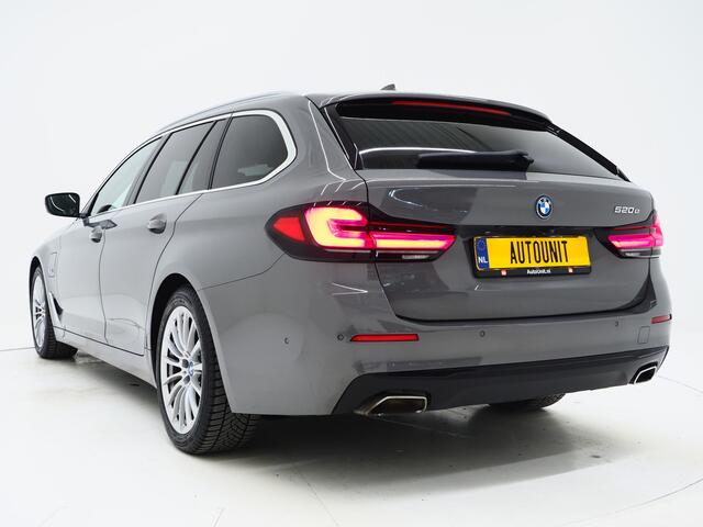 BMW 5-SERIE Touring 520e | Leder | HUD | Adaptive Cruise | 360 | Dodehoek | Sfeerlicht | Stoelverwarming