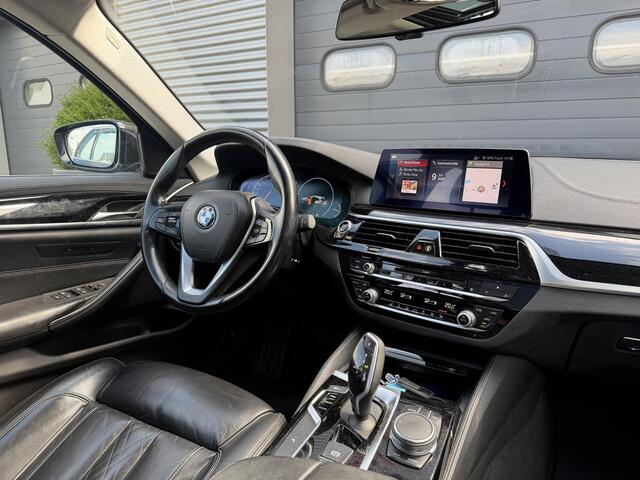 BMW 5-SERIE Touring 520i Corporate Lease High Executive | Panoramadak | Camera | DAB | Elektrische Achterklep |