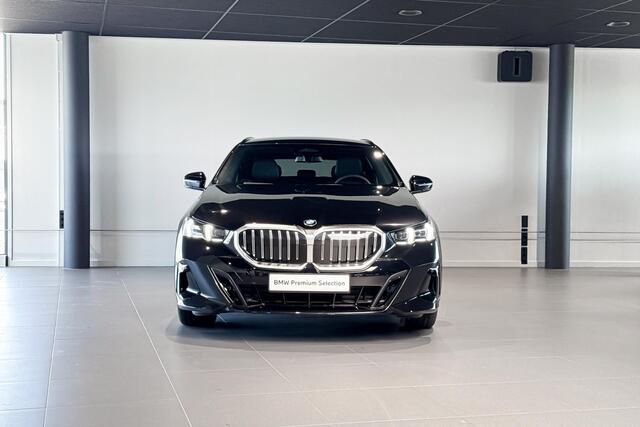 BMW 5-SERIE Touring 520i | M Sport | Harman Kardon | Stoelverwarming | Comfort Access |