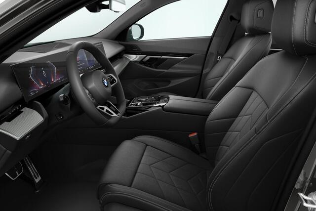 BMW 5-SERIE 520i | M-Sport | Comfort Pack | Travel Pack | Harman/Kardon | Panoramadak | Comfort Access
