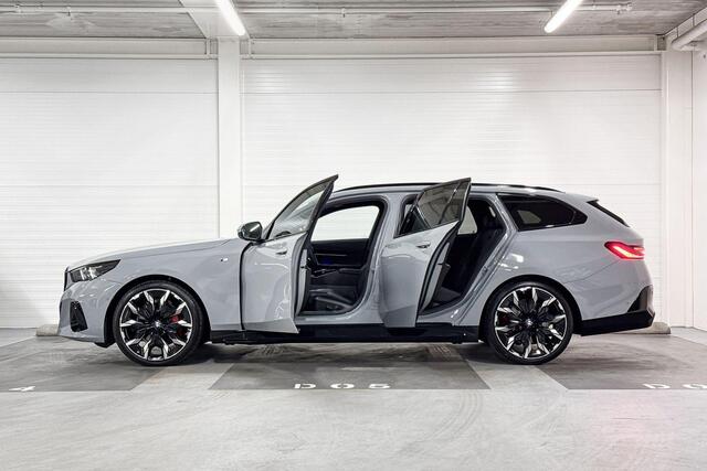 BMW 5-SERIE Touring 520i Niet online Staff
