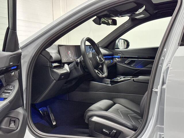 BMW 5-SERIE Touring 520i Niet online Staff
