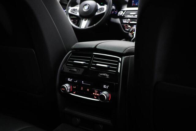 BMW 5-SERIE Touring 530i xDrive M-Sport High Executive | PANORAMADAK | HEAD UP | STUURVERWARMING | TREKHAAK | 360 CAMERA | 19"