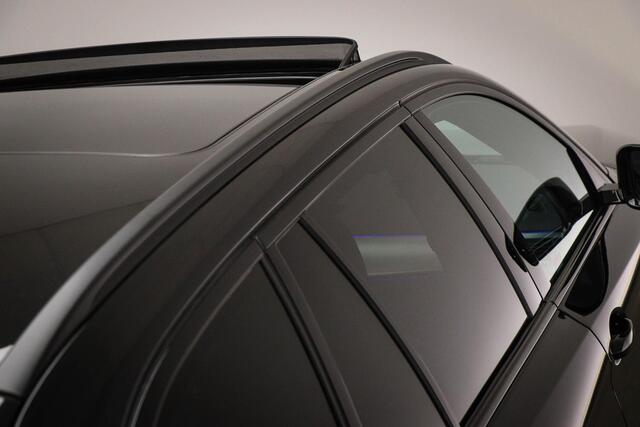 BMW 5-SERIE Touring 530i xDrive M-Sport High Executive | PANORAMADAK | HEAD UP | STUURVERWARMING | TREKHAAK | 360 CAMERA | 19"