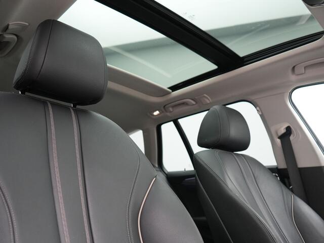 BMW 5-SERIE Touring 530e xDrive Business Edition Plus | Panodak | Adaptive Cruise | Head Up | Laser LED | 360 Camera | Lederen Comfortzetels Verwarmd | Sfeerverlichting | Keyless | Blis | Apple Carplay | Hifi Audio | Navigatie | DAB | Plug In Hybrid |