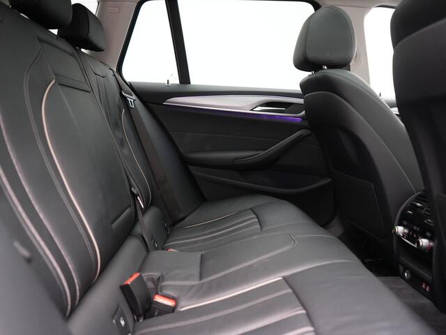 BMW 5-SERIE Touring 530e xDrive Business Edition Plus | Panodak | Adaptive Cruise | Head Up | Laser LED | 360 Camera | Lederen Comfortzetels Verwarmd | Sfeerverlichting | Keyless | Blis | Apple Carplay | Hifi Audio | Navigatie | DAB | Plug In Hybrid |