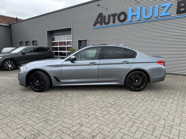 BMW 5-SERIE 530e iPerformance Executive M Sport LED Carplay 19 Inch Bowers & Wilkins Sound-systeem Schuif-/ Kanteldak
