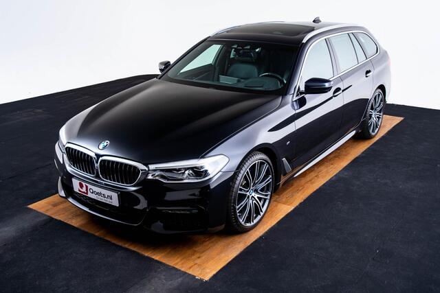 BMW 5-SERIE Touring 530i High Executive M-sport - Panoramadak - Comfortstoelen - 20 inch - Active Steering - Comfort Access - Parking Assistant Plus - Driving Assistant Plus - Head-Up - Harman Kardon