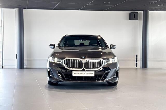 BMW 5-SERIE Touring 530e M Sport Edition | Harman Kardon | Stoelventilatie | Comfort Access | Trekhaak |