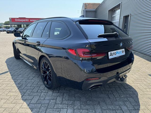 BMW 5-SERIE Touring 530e High Executive M Sport Panoramadak Trekhaak Harman-Kardon Carplay 19 inch Laser Licht Keyless Entry Head-Up Display