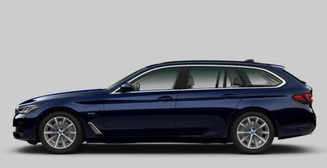 BMW 5-SERIE Touring 530e Business Edition Plus Panoramadak - Head-up - Driving Assistant - Parking Assistant - Laserlight - Comfort Access - 4-zone airco - Sportstoelen - HiFi System