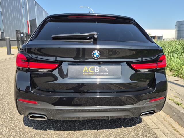 BMW 5-SERIE Touring 520d Business Edition Plus M/ Panorama dak