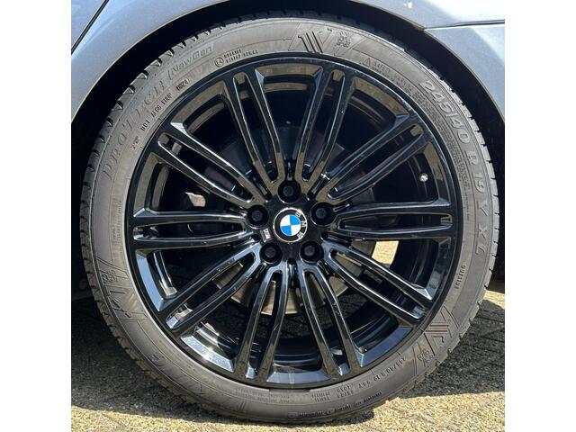 BMW 5-SERIE 530d High Executive 265PK | AUTOMAAT | PANO | Achteruitrijcamera | Leder | Memory | Head Up Display | Virtual | 19 Inch | 2 Sleutels | APK tot 31-05-2027 |
