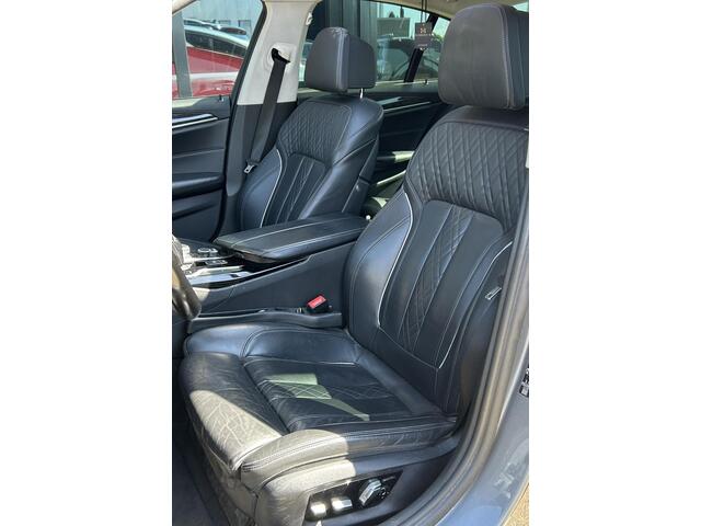 BMW 5-SERIE 530d High Executive 265PK | AUTOMAAT | PANO | Achteruitrijcamera | Leder | Memory | Head Up Display | Virtual | 19 Inch | 2 Sleutels | APK tot 31-05-2027 |