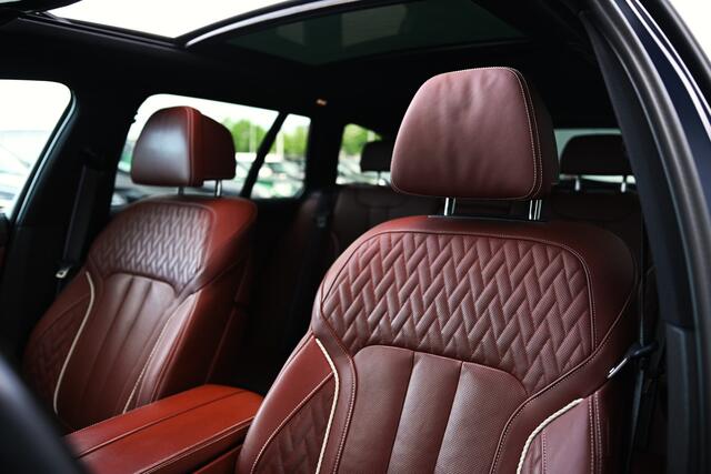 BMW 5-SERIE Touring 530e Executive M Sport Automaat / Trekhaak / Panoramadak / Comfortstoelen / Stoelventilatie / Comfort Access / Laserlight / Head-Up / Harman Kardon / Parking Assistant Plus