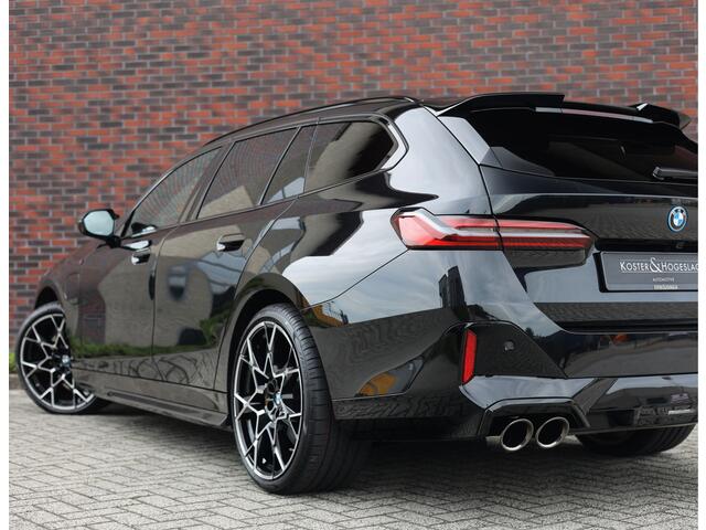 BMW 5-SERIE Touring 550e xDrive | M Performance - Pano - B&W