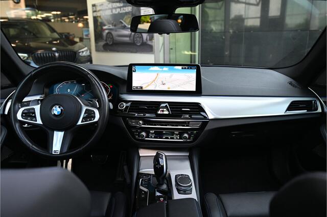 BMW 5-SERIE 530i High Executive M Sport Automaat / Schuif-kanteldak / Driving Assistant Pro. / Comfort Access / Head-Up / Laserlight / Harman Kardon / Parking Assistant Plus