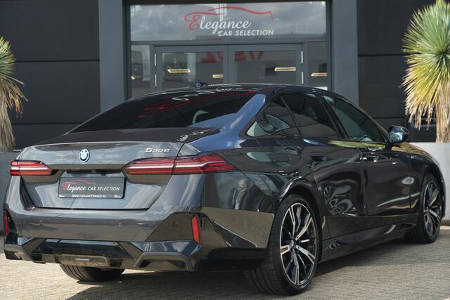BMW 5-SERIE 530e M Sport Edition 300pk Panoramadak/DrivingAssistProf/360Camera
