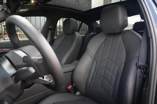 BMW 5-SERIE 530e M Sport Edition 300pk Panoramadak/DrivingAssistProf/360Camera