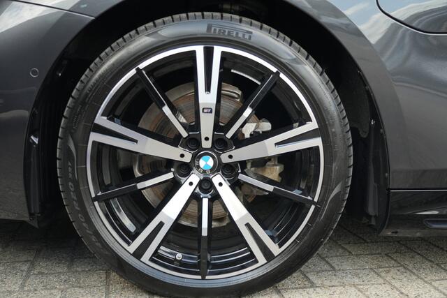 BMW 5-SERIE 530e M Sport Edition 300pk Panoramadak/DrivingAssistProf/360Camera