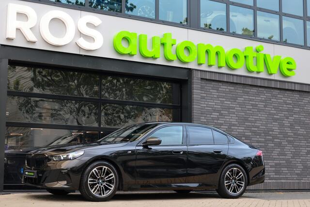 BMW 5-SERIE 520i | FACELIFT | M-SPORT | MEMORY | KEYLESS | DODE HOEK | LED | SFEERVERLICHTING |