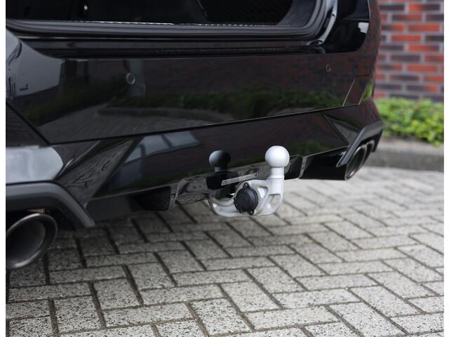 BMW 5-SERIE Touring 550e xDrive | M Performance - Pano - Trekhaak
