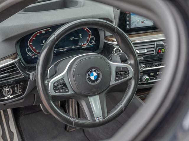 BMW 5-SERIE 530e xDrive iPerformance High Executive | Hud | Soft-close | Volledig onderhouden